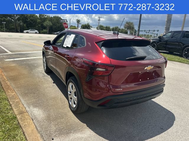 Used 2024 Chevrolet Trax LS w/ Driver Confidence Package FWD image 9