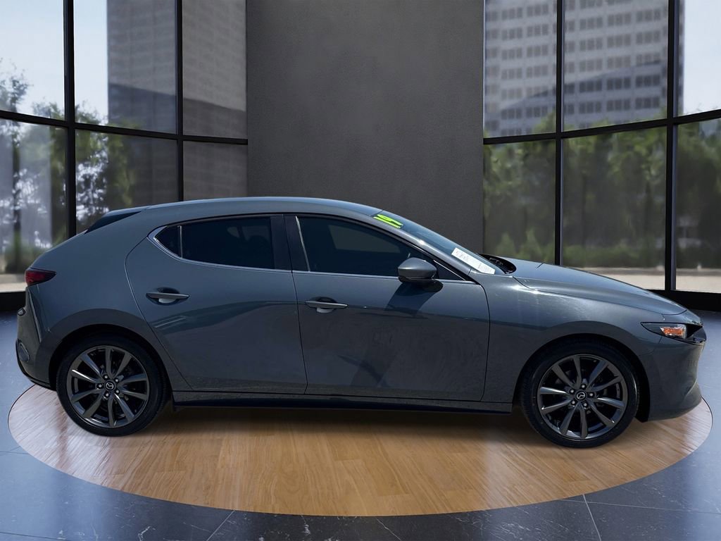 Used 2019 MAZDA MAZDA3 Hatchback image 2