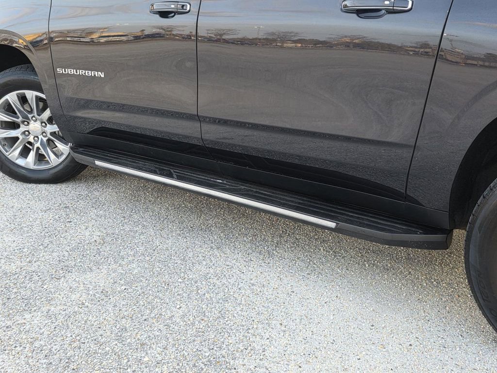 Used 2022 Chevrolet Suburban Premier RWD image 29