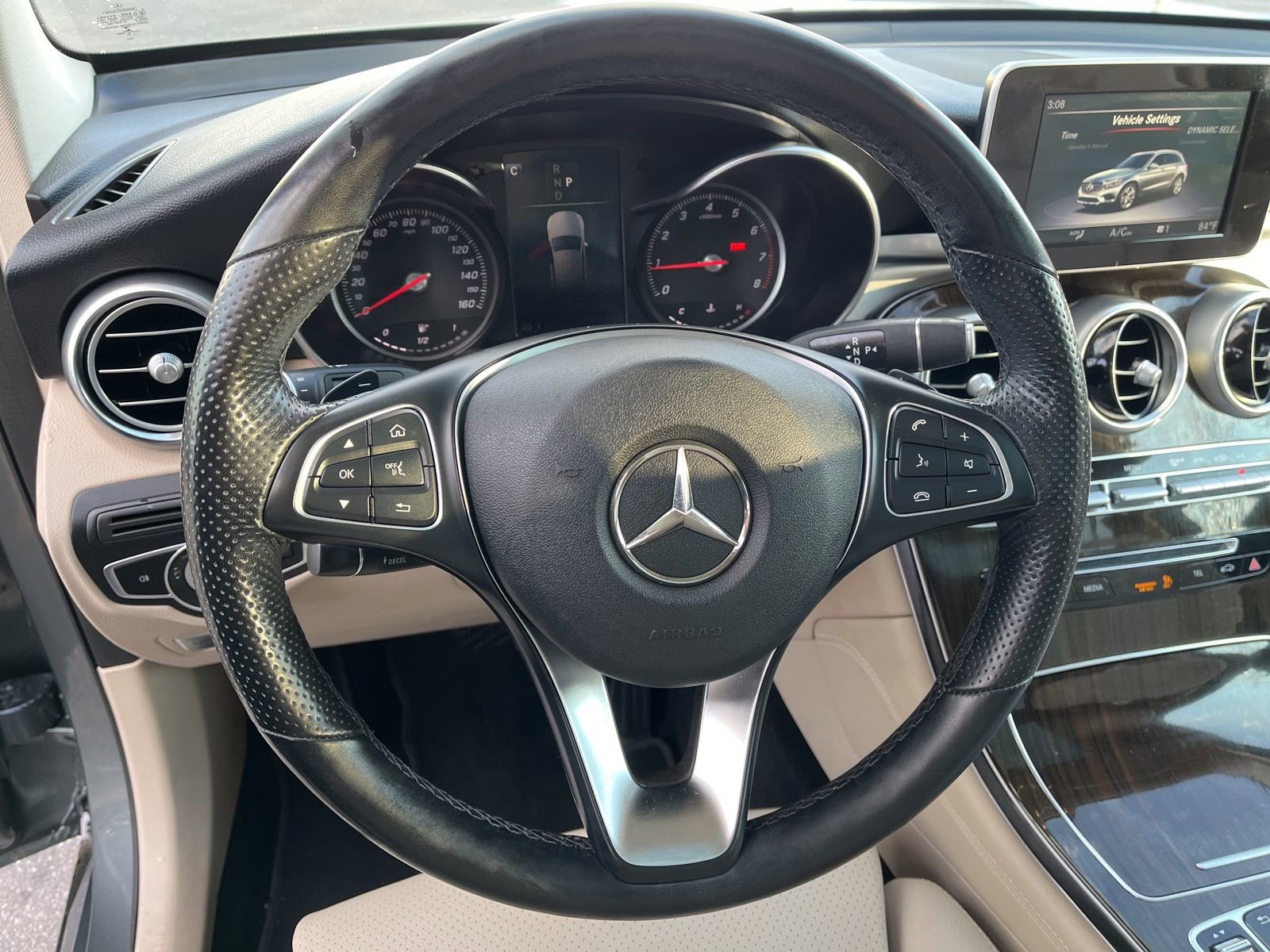 Used 2019 Mercedes-Benz GLC 300 4MATIC image 32