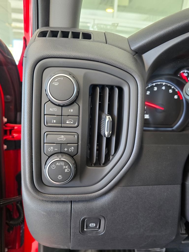 New 2026 Chevrolet Silverado 1500 Custom w/ LPO, Dark Essentials Package AWD/4WD image 18