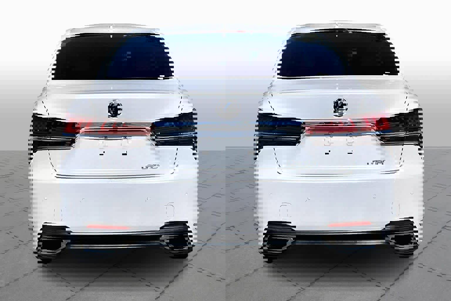 Used 2020 Lexus LS 500 w/ Accessory Package (Z2) image 5