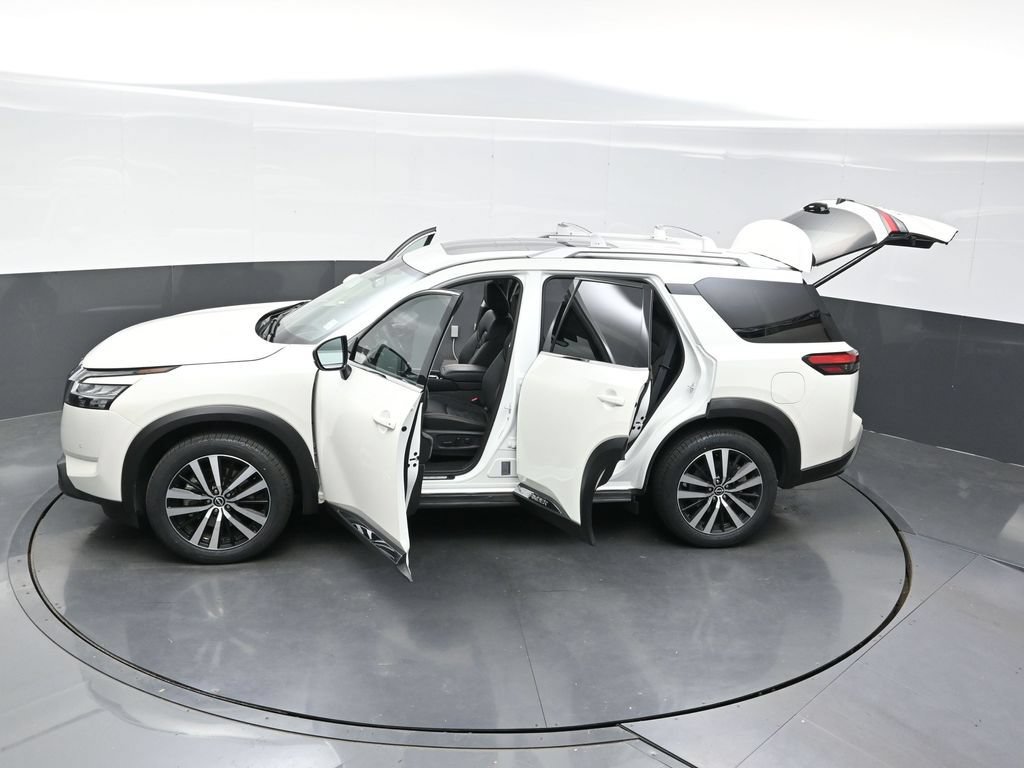 Used 2023 Nissan Pathfinder Platinum AWD/4WD image 52
