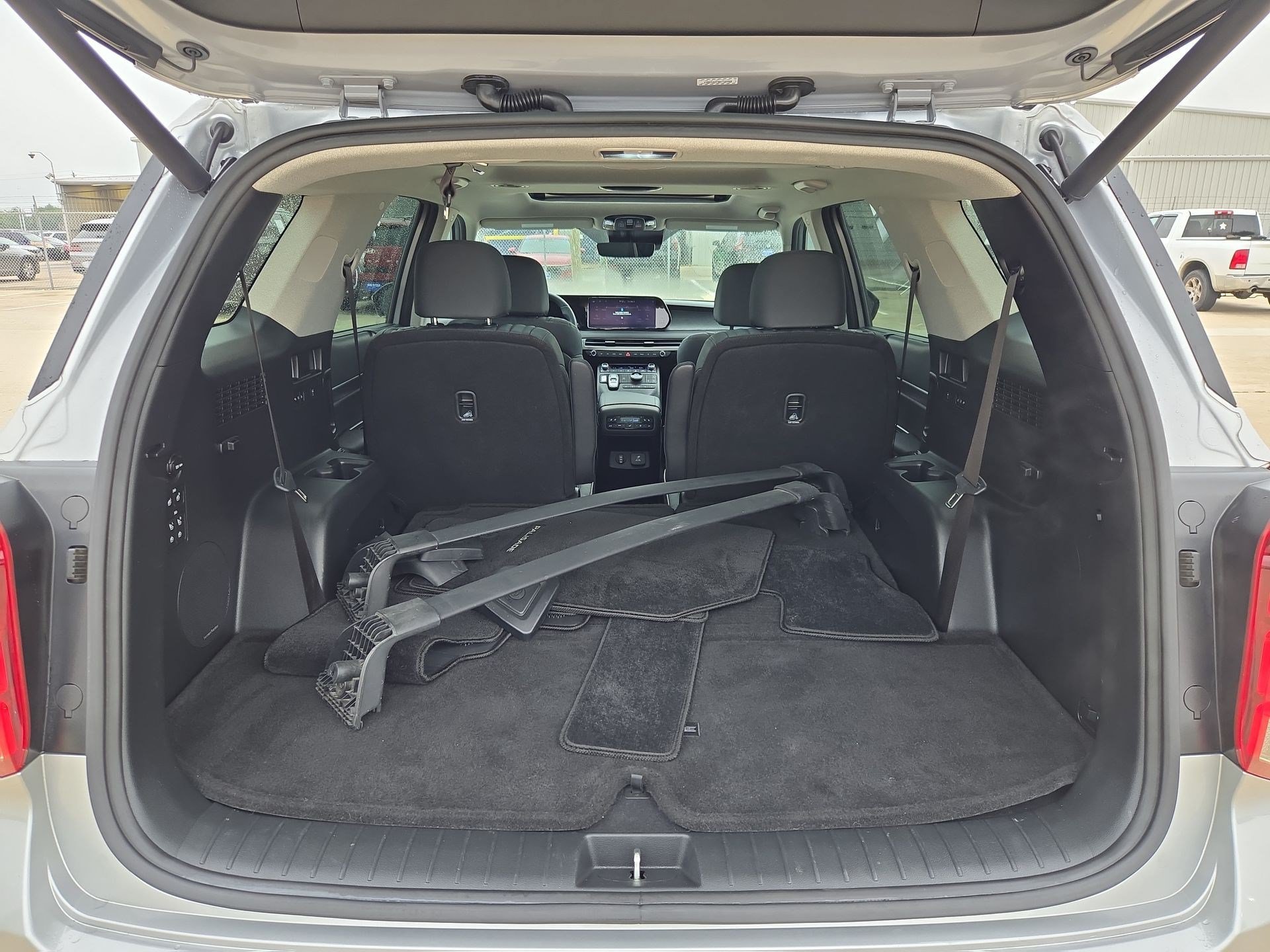 Used 2024 Hyundai Palisade Limited FWD image 31