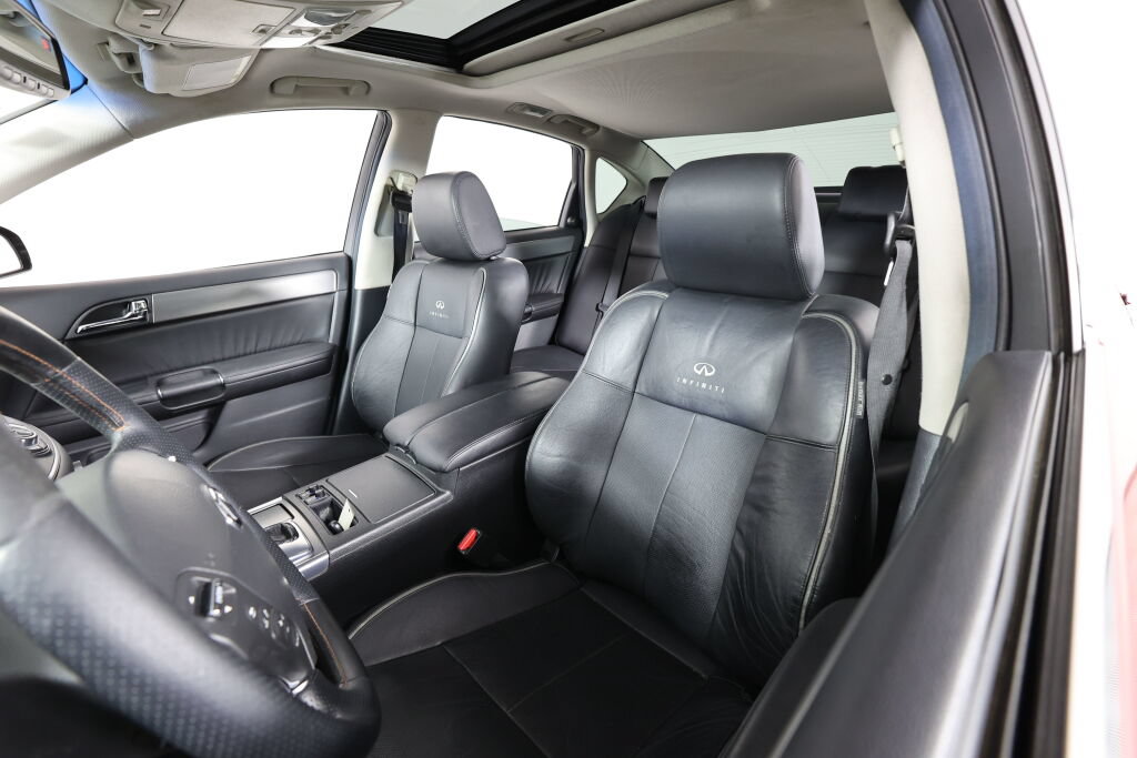Used 2007 INFINITI M45 Sport w/ Technology Pkg RWD image 11