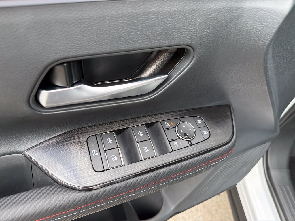 New 2026 Nissan Kicks SR w/ SR Premium Package FWD image 18