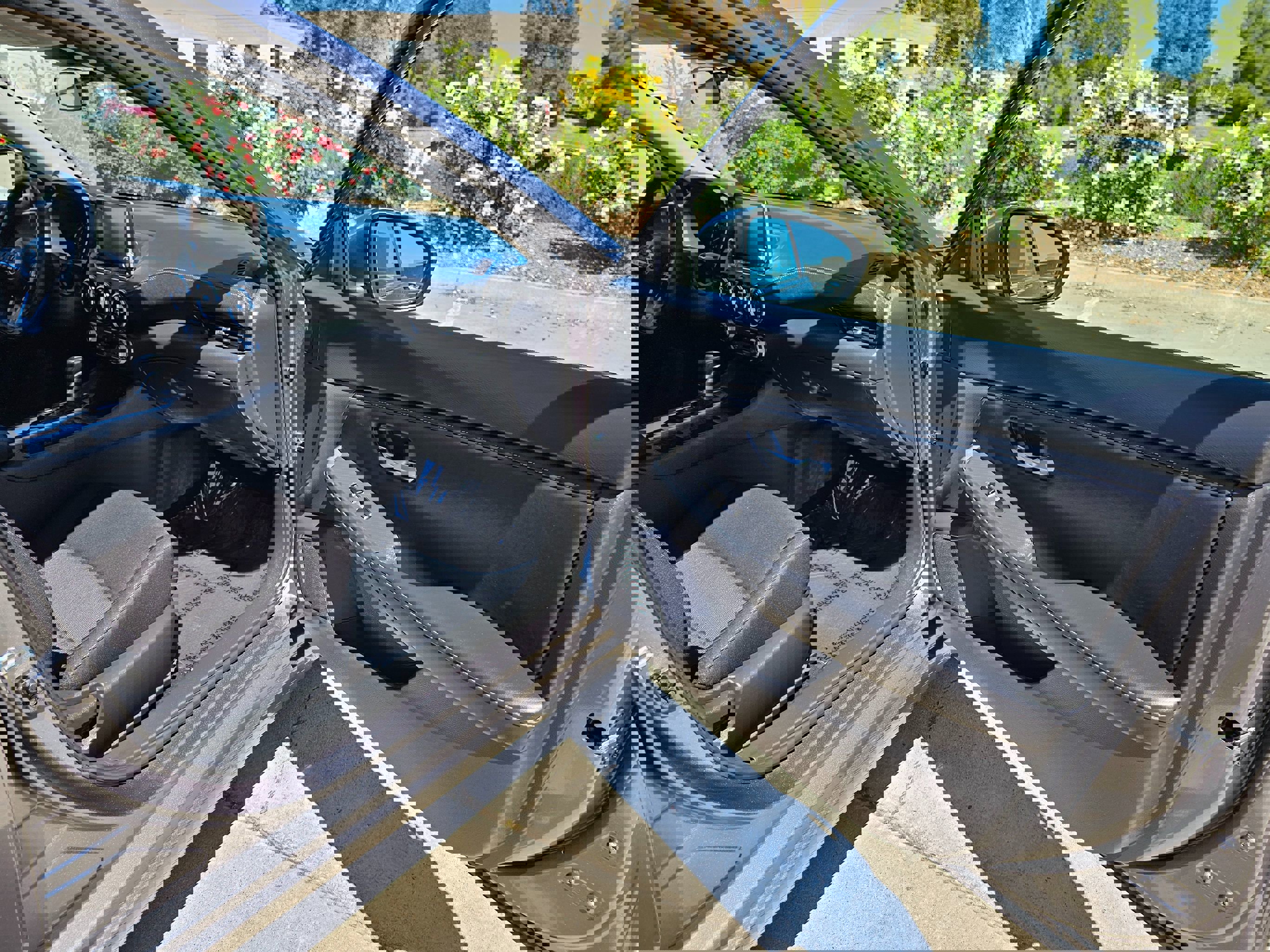 Used 2025 Nissan Sentra SV image 27