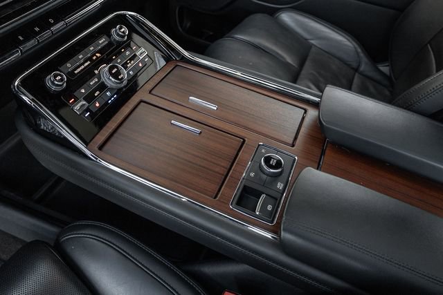 Used 2024 Lincoln Navigator Reserve image 10