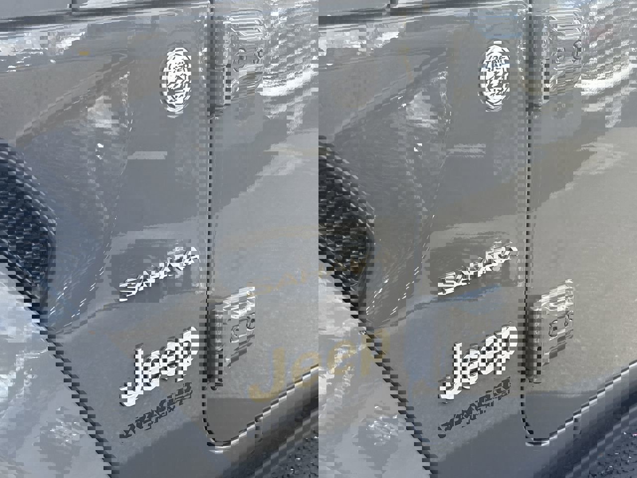 Used 2021 Jeep Wrangler Unlimited Sahara w/ Uconnect 4C Nav & Sound Group image 29