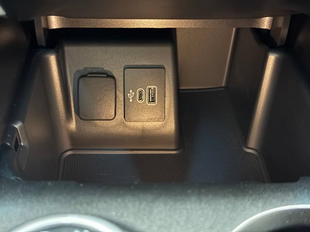 Used 2025 Ford Explorer ST RWD image 19