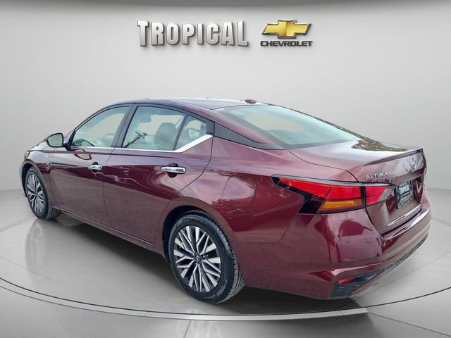 Used 2024 Nissan Altima 2.5 SV FWD image 3