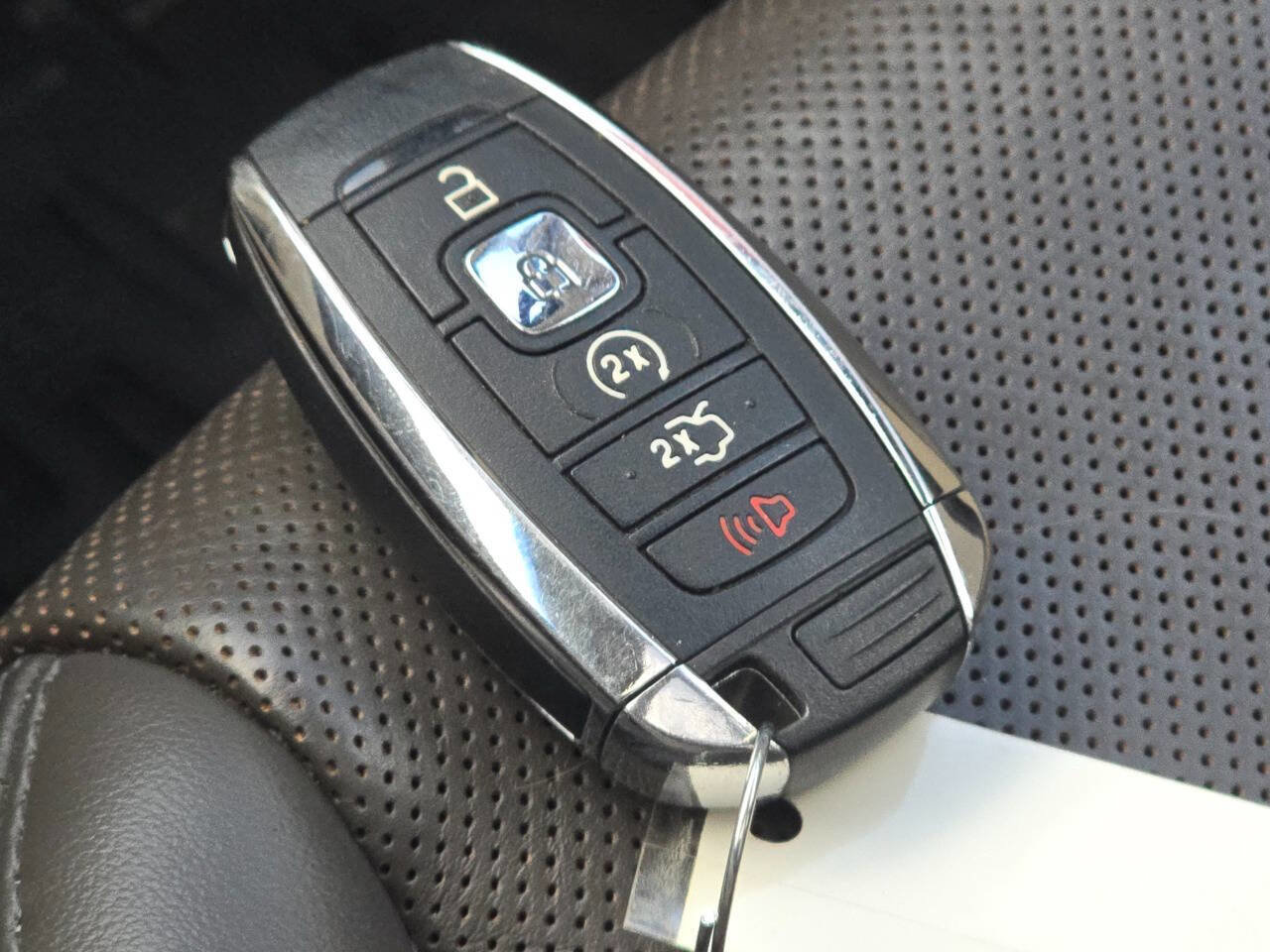 Used 2019 Lincoln Nautilus Reserve w/ Ultimate Package image 33