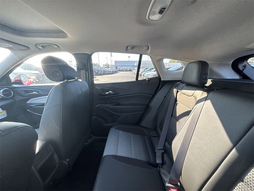 New 2026 Chevrolet Trax LT w/ Sunroof Package image 12
