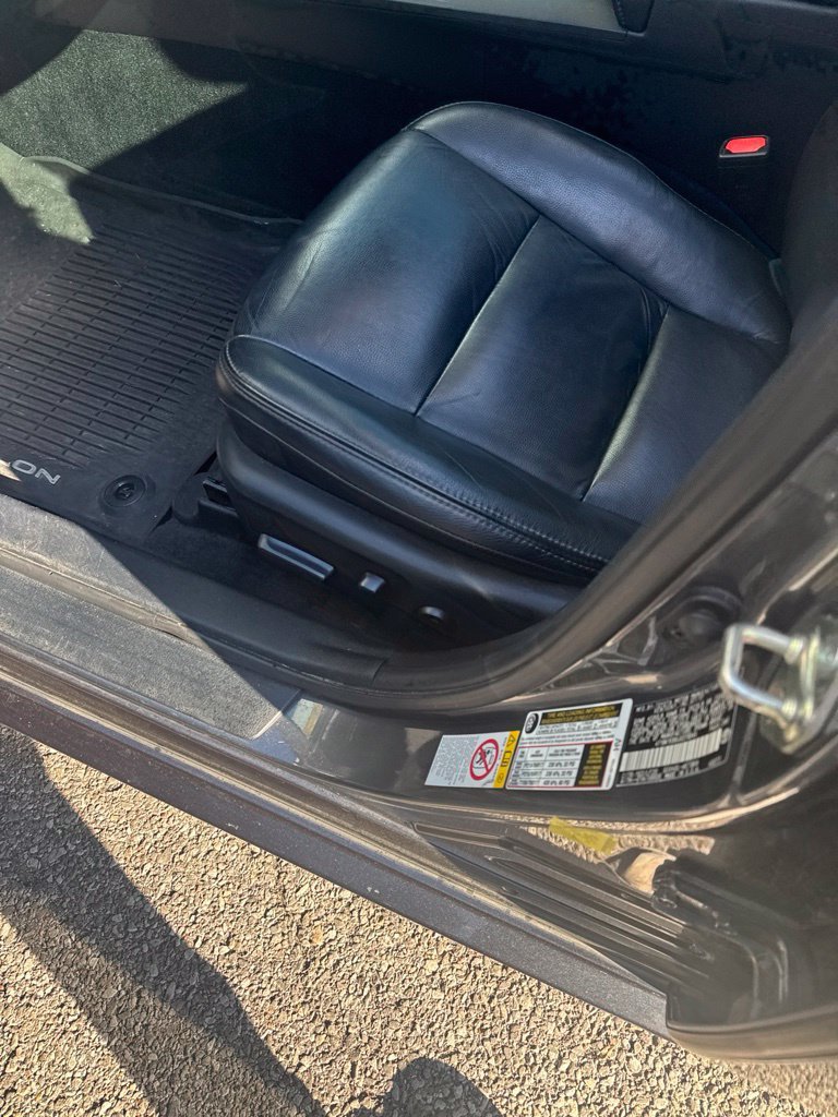 Used 2018 Toyota Avalon XLE Plus w/ Four Season Floor Mat Package FWD image 5