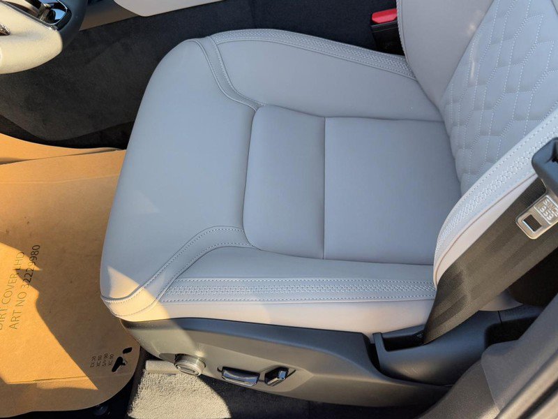 New 2026 Volvo XC90 B6 Plus w/ Protection Package Premier image 12