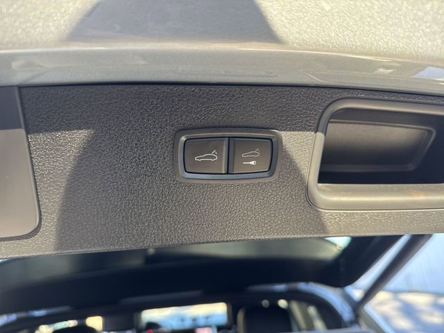 Used 2022 Porsche Macan AWD/4WD image 13