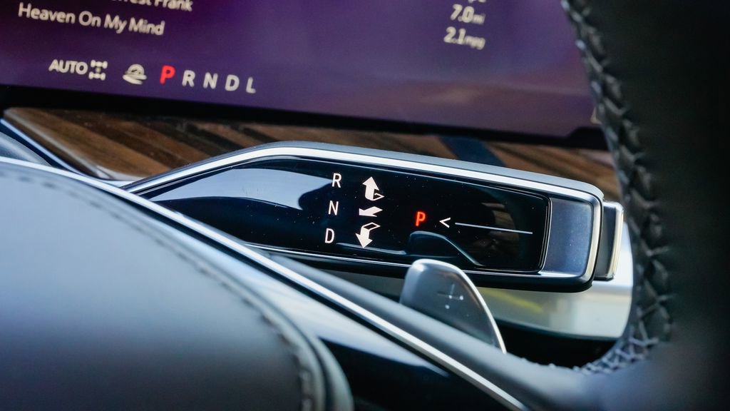 New 2026 Cadillac Escalade ESV Platinum Sport w/ LPO, ONYX Package image 22