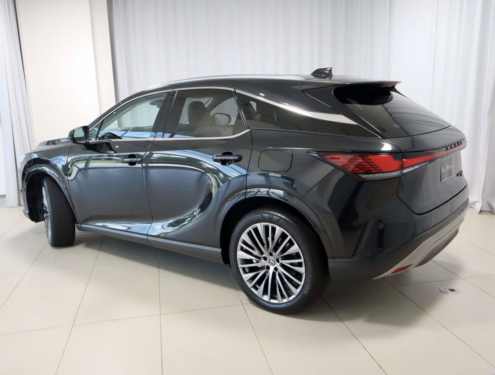 Used 2025 Lexus RX 450h AWD w/ Convenience Package image 3