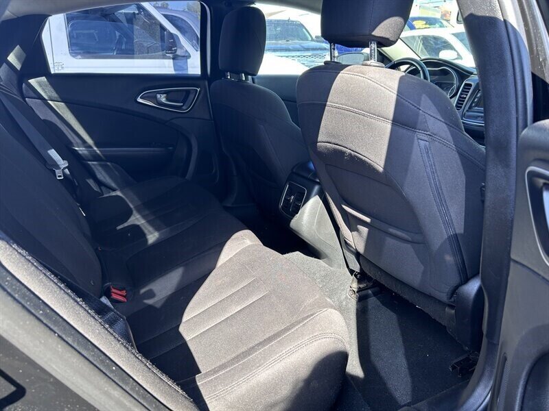 Used 2015 Chrysler 200 Limited w/ Convenience Group FWD image 31