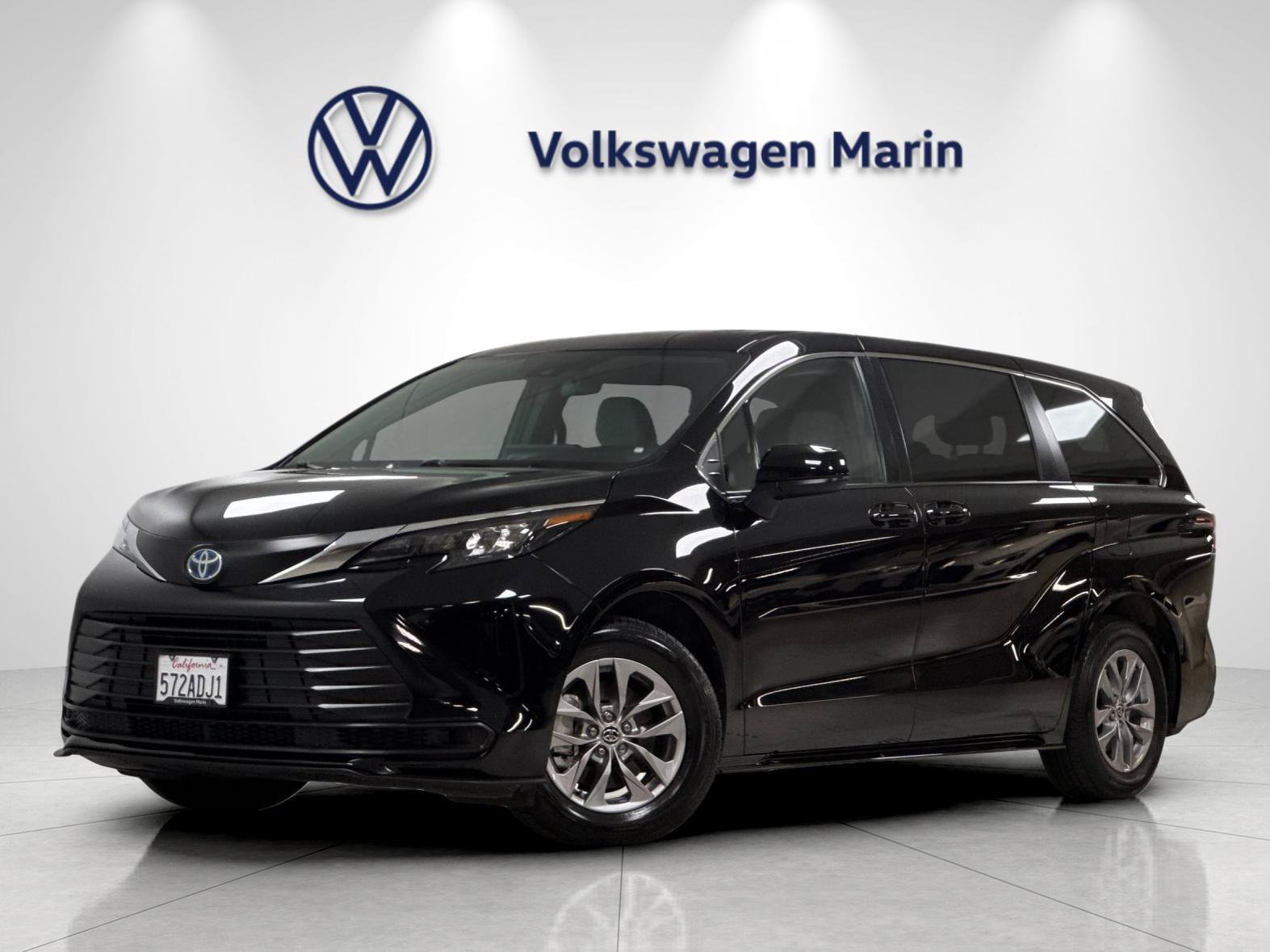 Used 2025 Toyota Sienna LE
