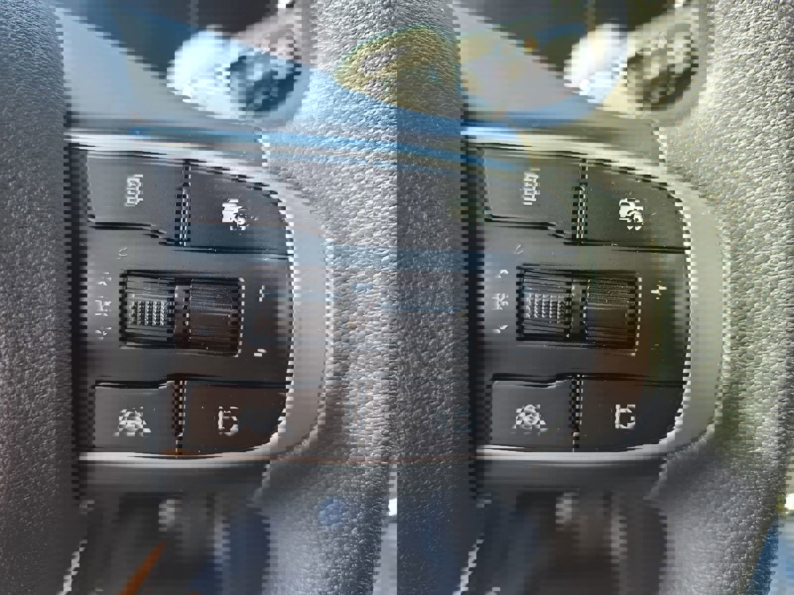 Used 2025 Kia Sportage LX image 19