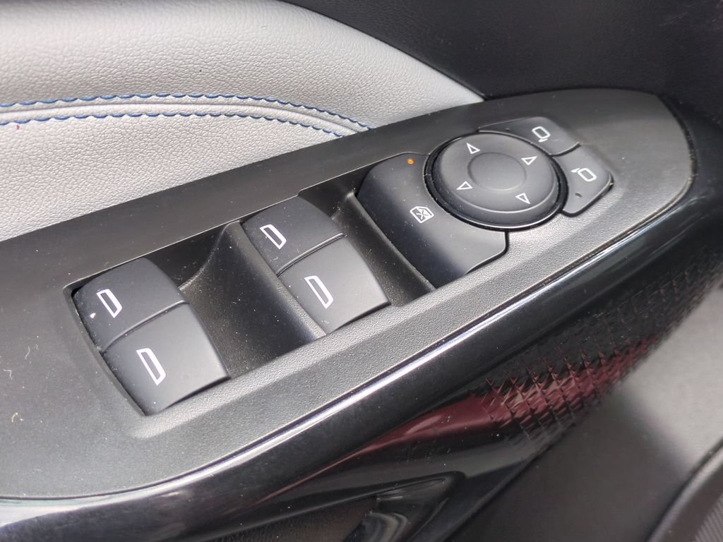 Used 2025 Chevrolet Trax LT w/ LT Convenience Package FWD image 13