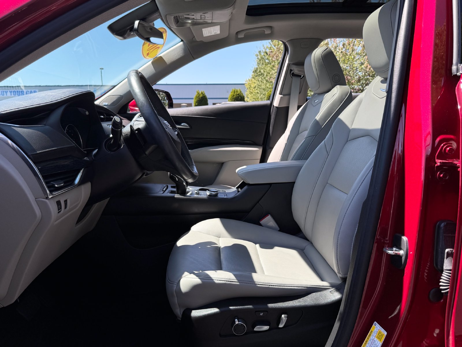 Used 2023 Cadillac XT4 Premium Luxury AWD/4WD image 9