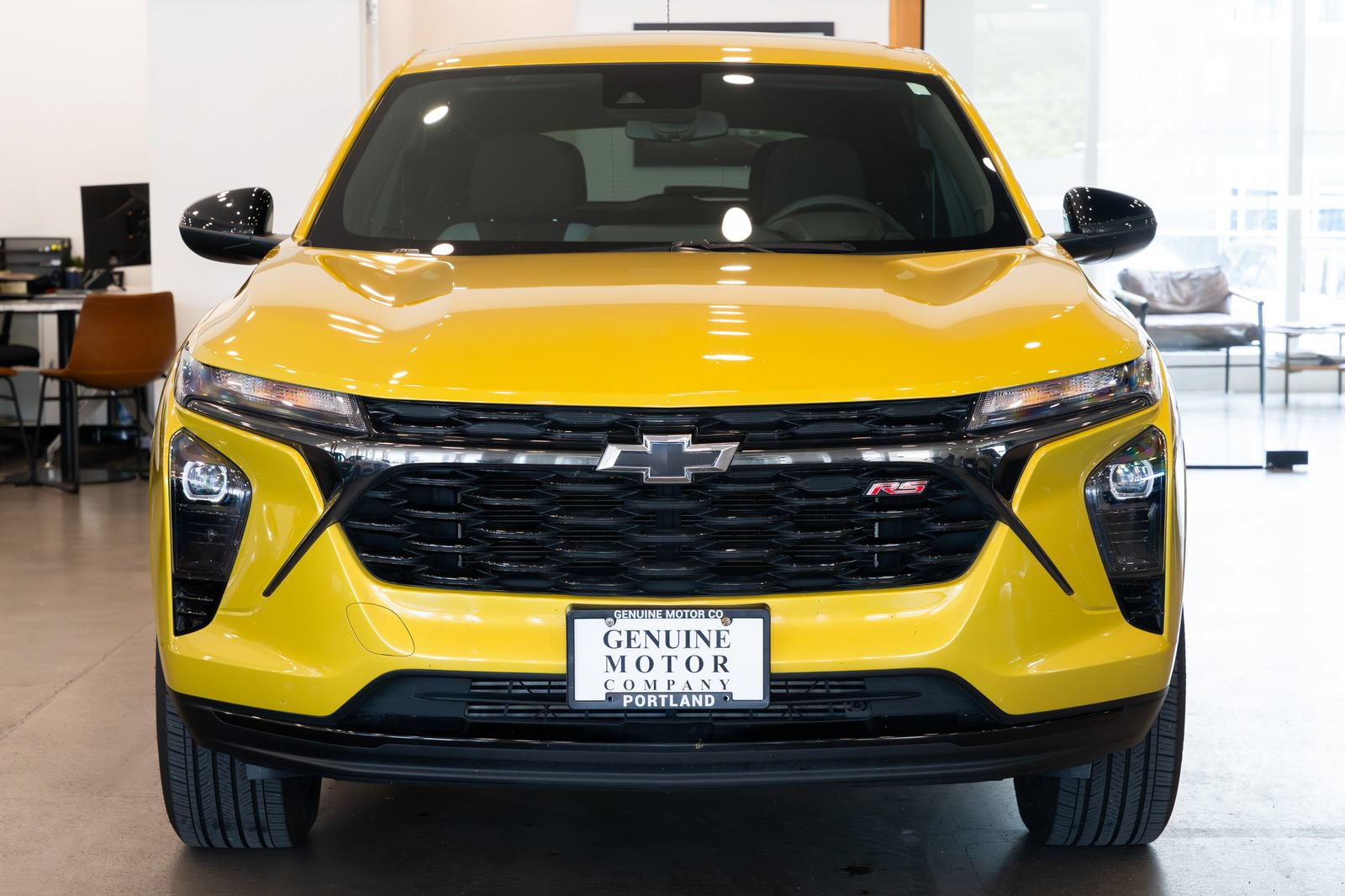 Used 2024 Chevrolet Trax RS w/ Driver Confidence Package FWD image 2
