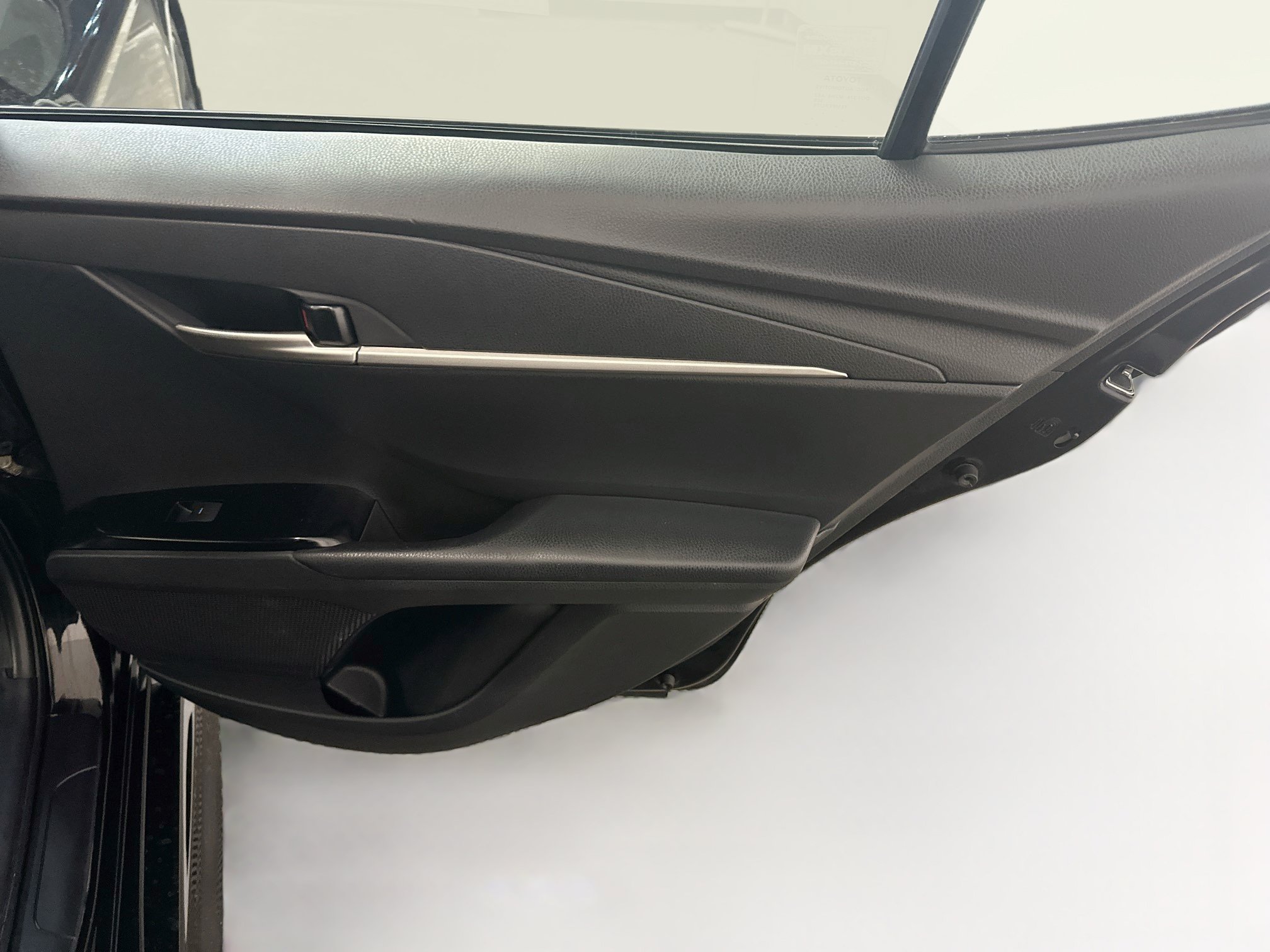 Used 2025 Toyota Camry SE FWD image 31