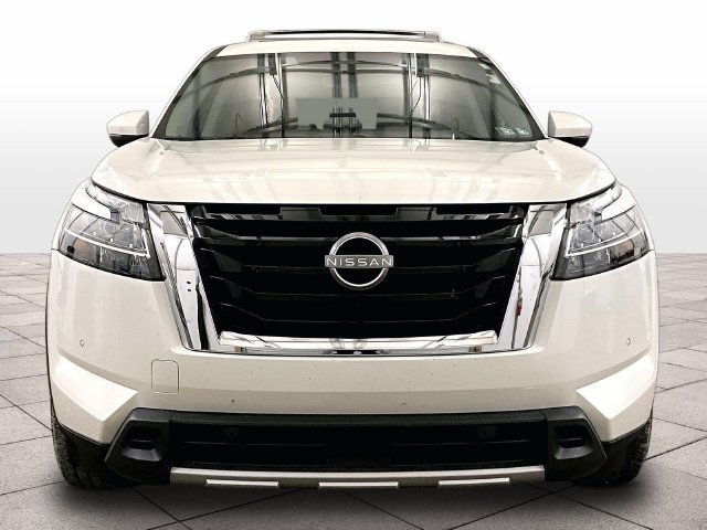 Used 2023 Nissan Pathfinder Platinum w/ Cargo Package AWD/4WD image 3