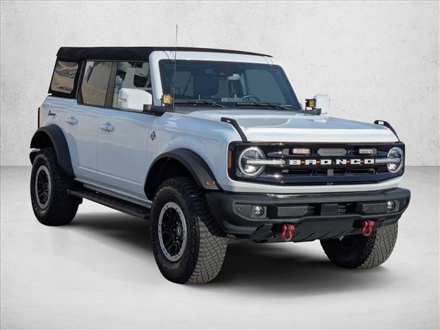 Used 2021 Ford Bronco Outer Banks w/ Sasquatch Package AWD/4WD image 3