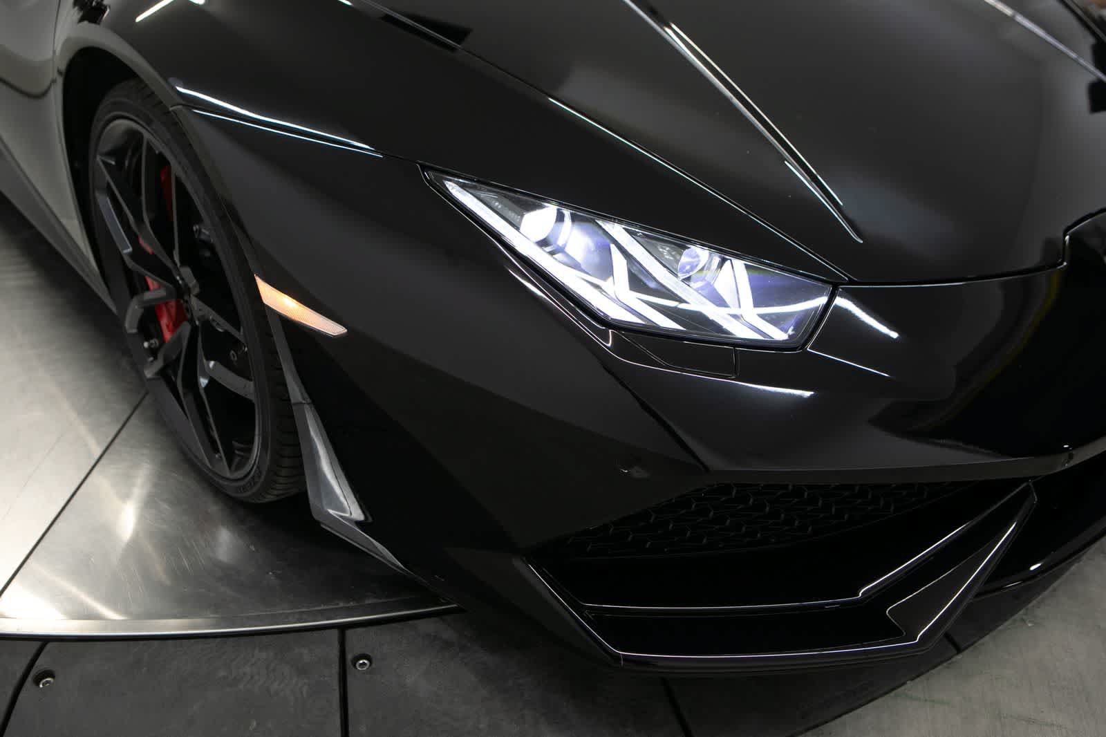 Used 2015 Lamborghini Huracan LP 610-4 AWD/4WD image 12
