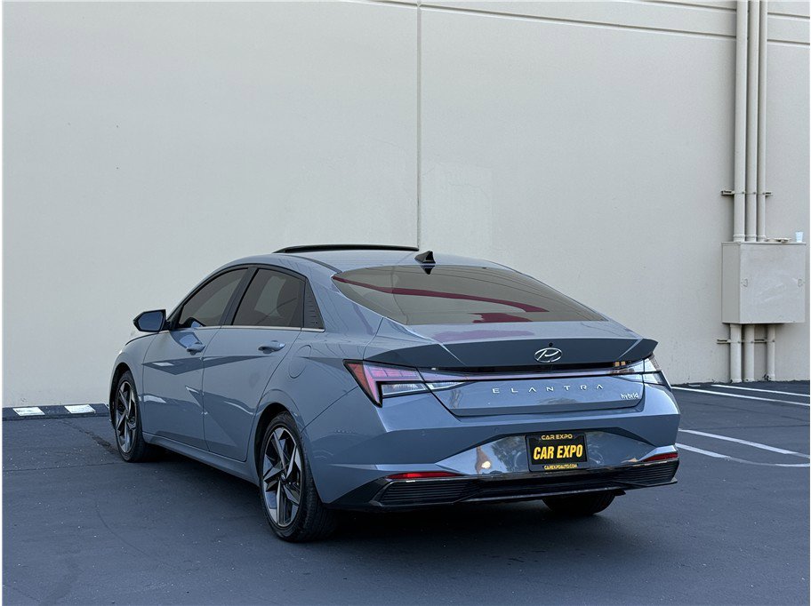 Used 2022 Hyundai Elantra Limited w/ Preferred Accessory Package image 4