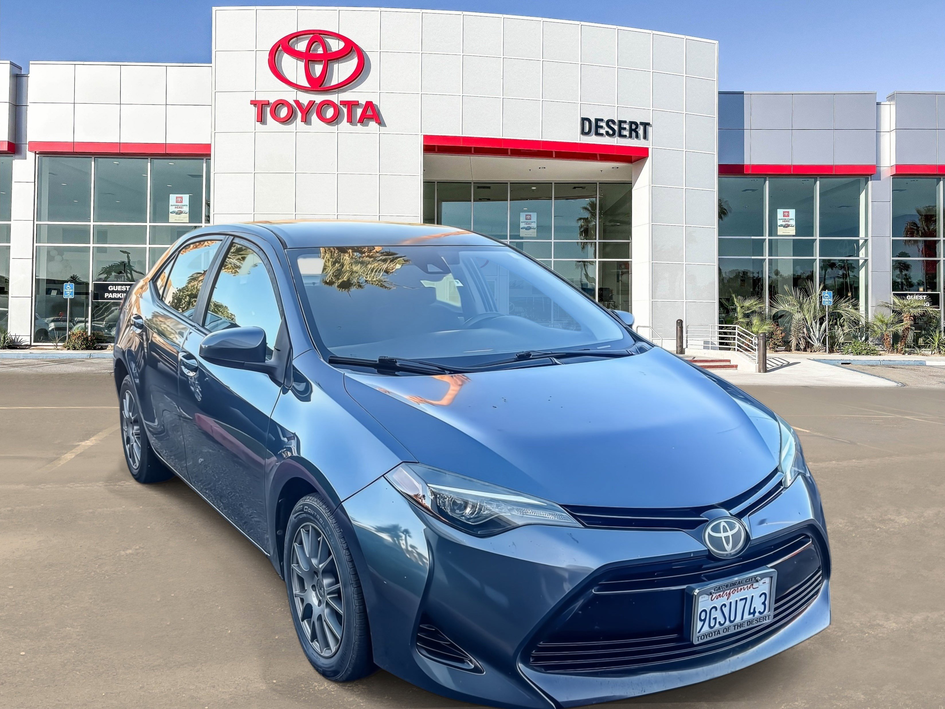 Used 2018 Toyota Corolla LE FWD image 1