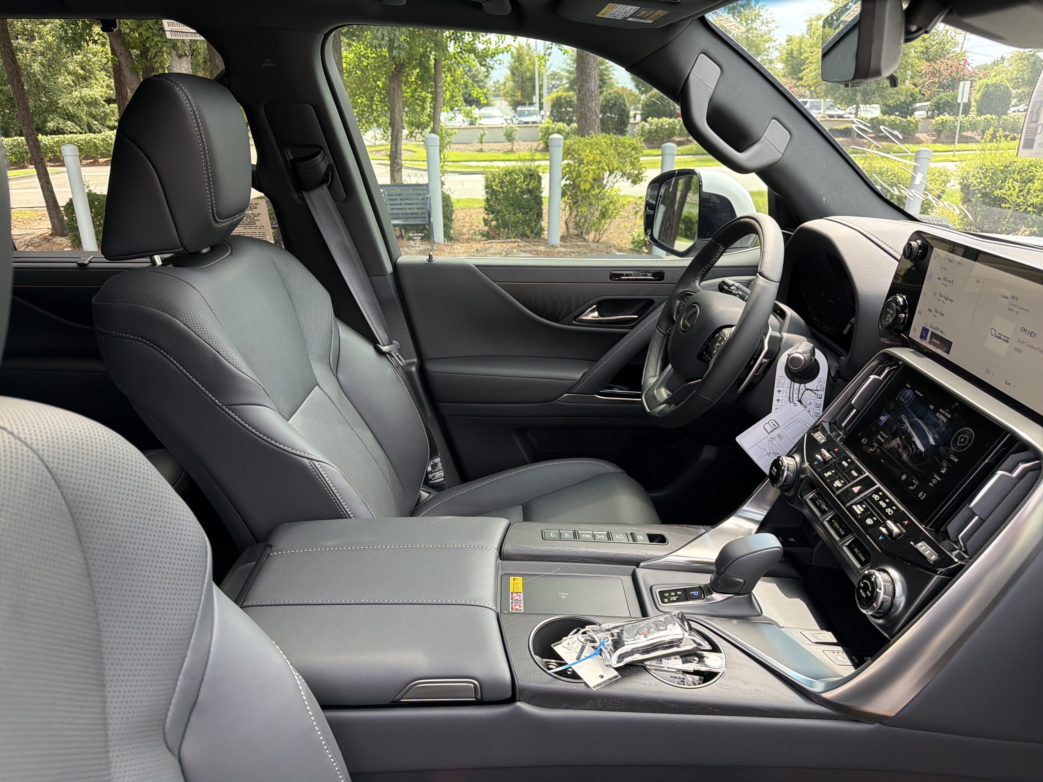New 2026 Lexus LX 700h Luxury AWD/4WD image 33