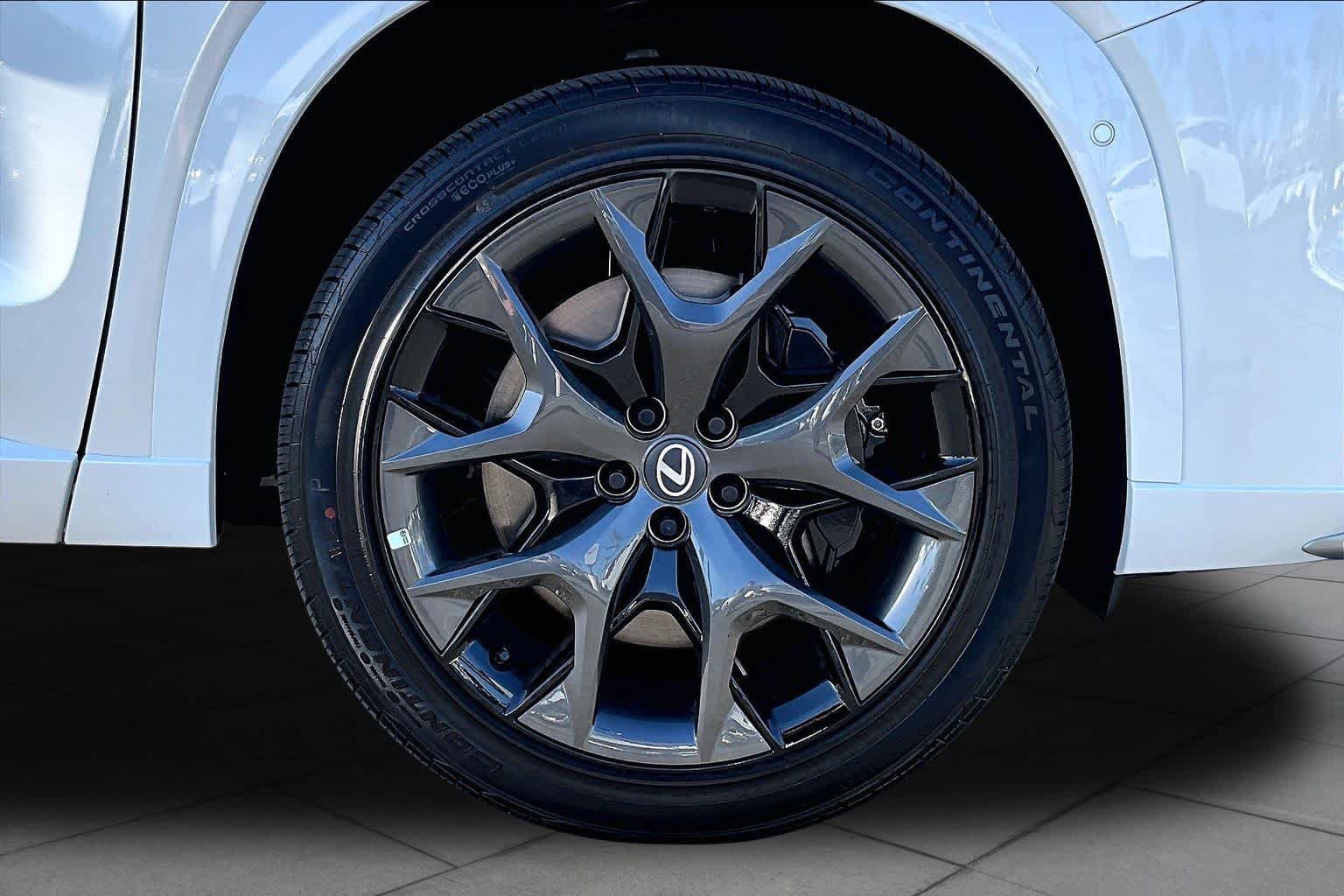 New 2026 Lexus TX 500h AWD w/ Technology Package image 9