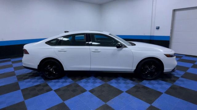 Used 2025 Honda Accord SE image 9