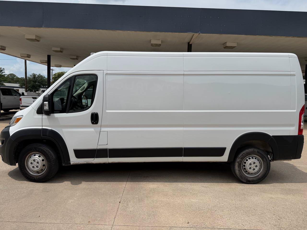 Used 2025 RAM ProMaster 2500 w/ Convenience Group FWD image 2