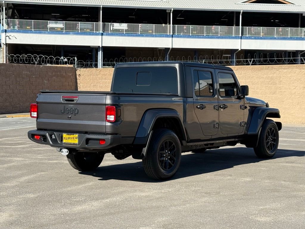 Used 2023 Jeep Gladiator Sport image 4