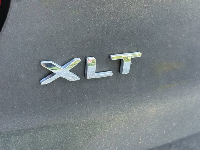Used 2019 Ford Explorer XLT w/ Equipment Group 202A AWD/4WD image 17
