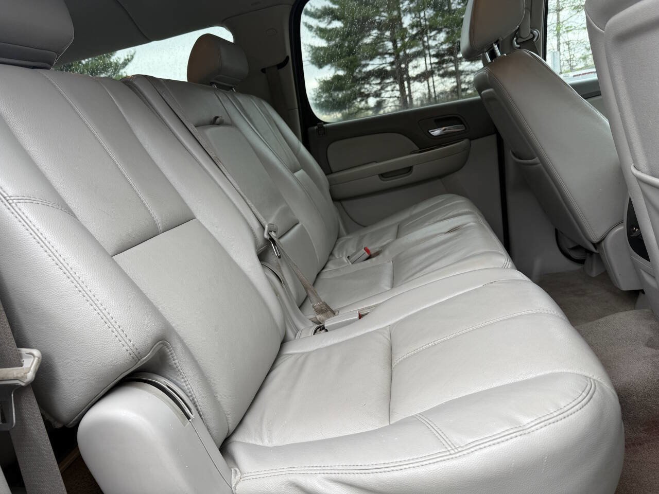 Used 2009 Chevrolet Suburban LT w/ Luxury Package AWD/4WD image 14