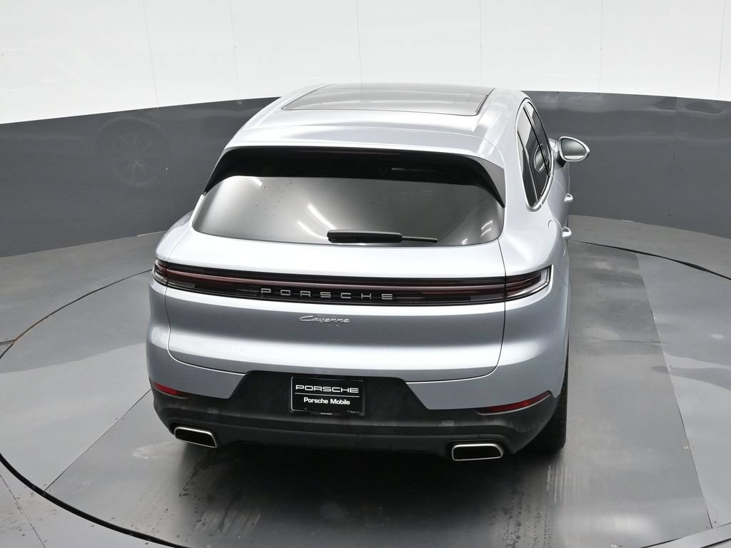 Certified 2026 Porsche Cayenne AWD/4WD image 29