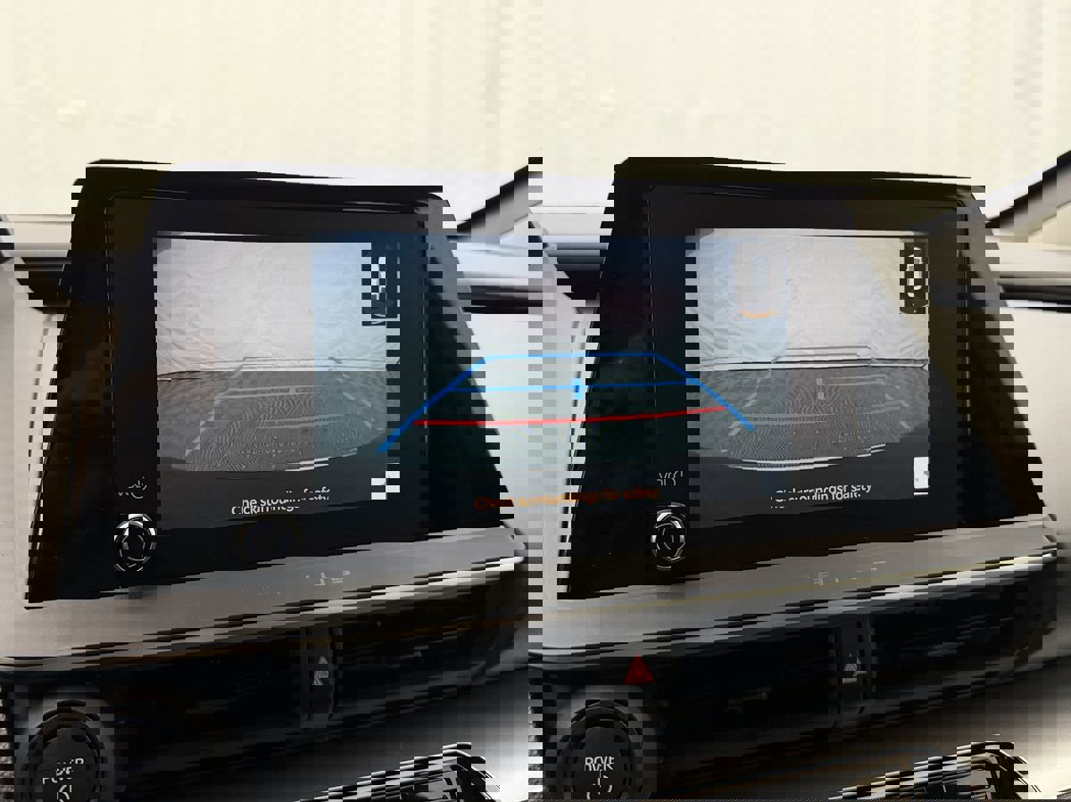 Used 2025 Toyota Prius LE image 21