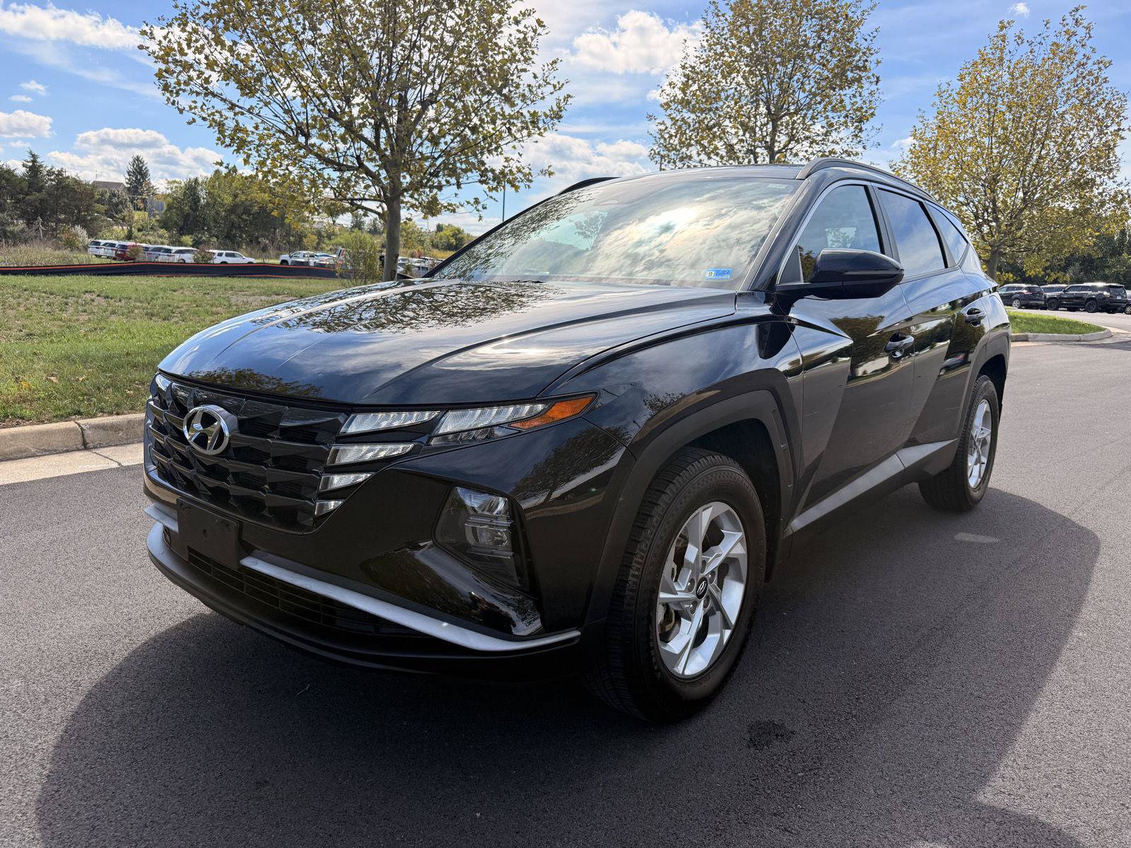 Used 2022 Hyundai Tucson SEL w/ Cargo Package AWD/4WD image 2