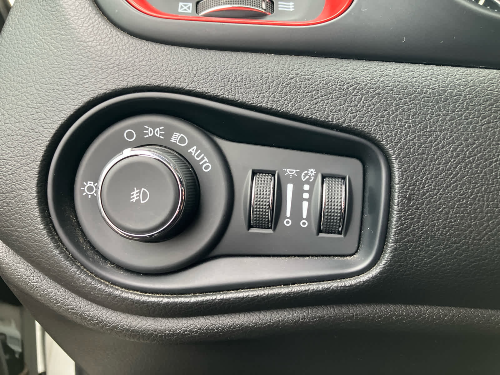 Used 2023 Jeep Renegade Trailhawk image 11