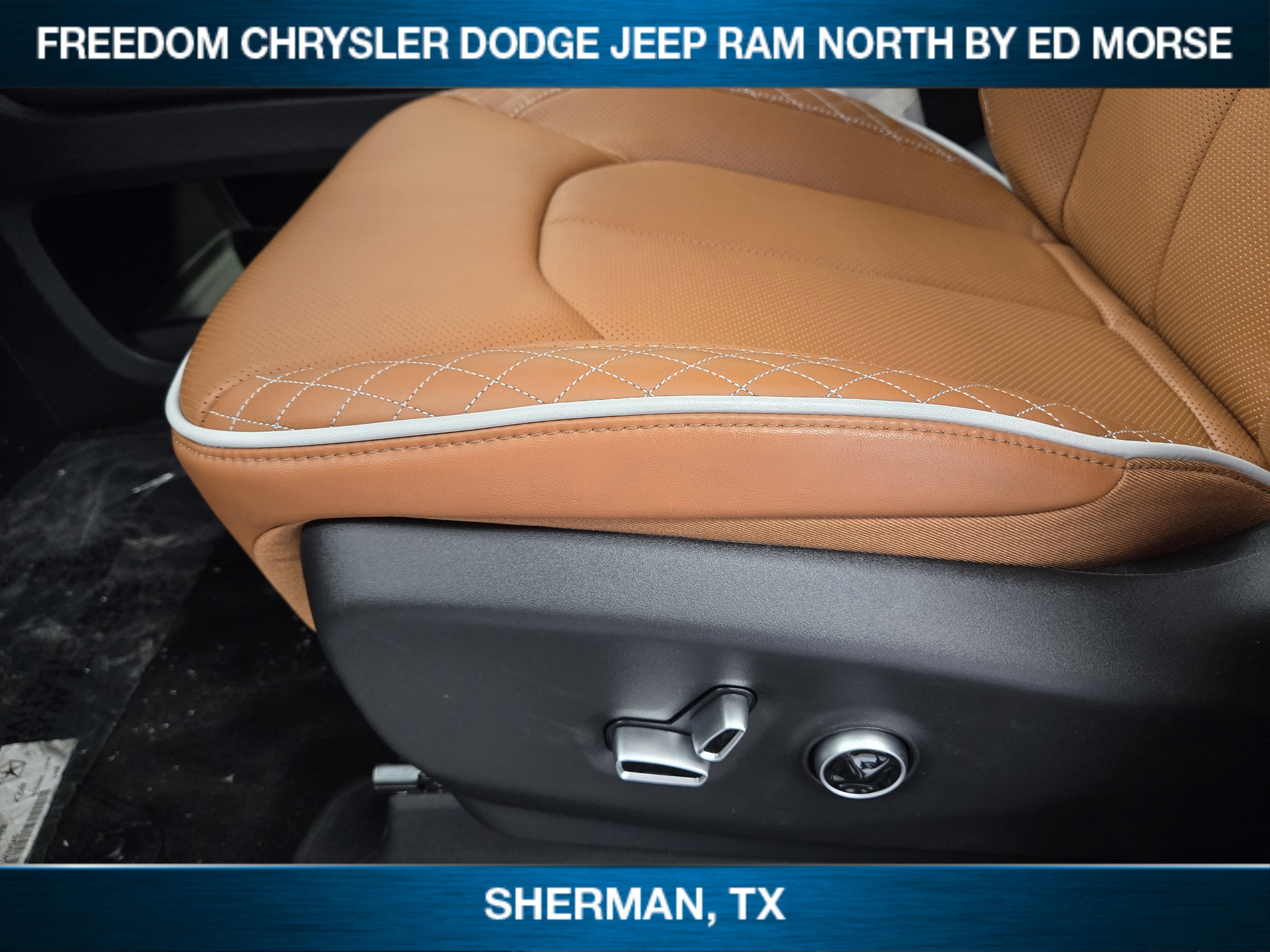 New 2026 Chrysler Pacifica Pinnacle image 18