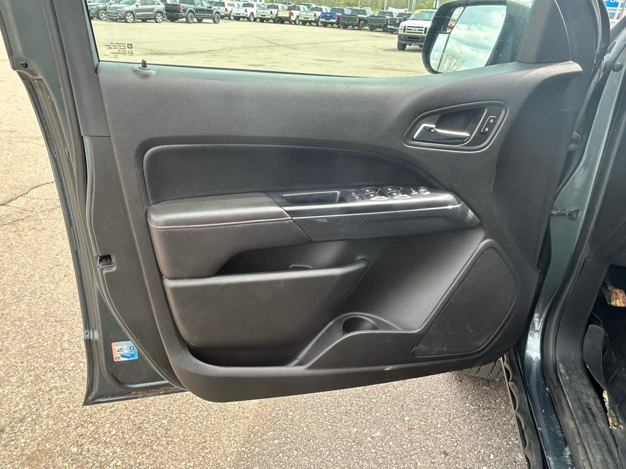Used 2015 GMC Canyon SLE AWD/4WD image 14