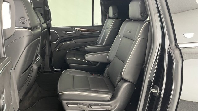 Used 2022 Cadillac Escalade ESV Premium Luxury image 43