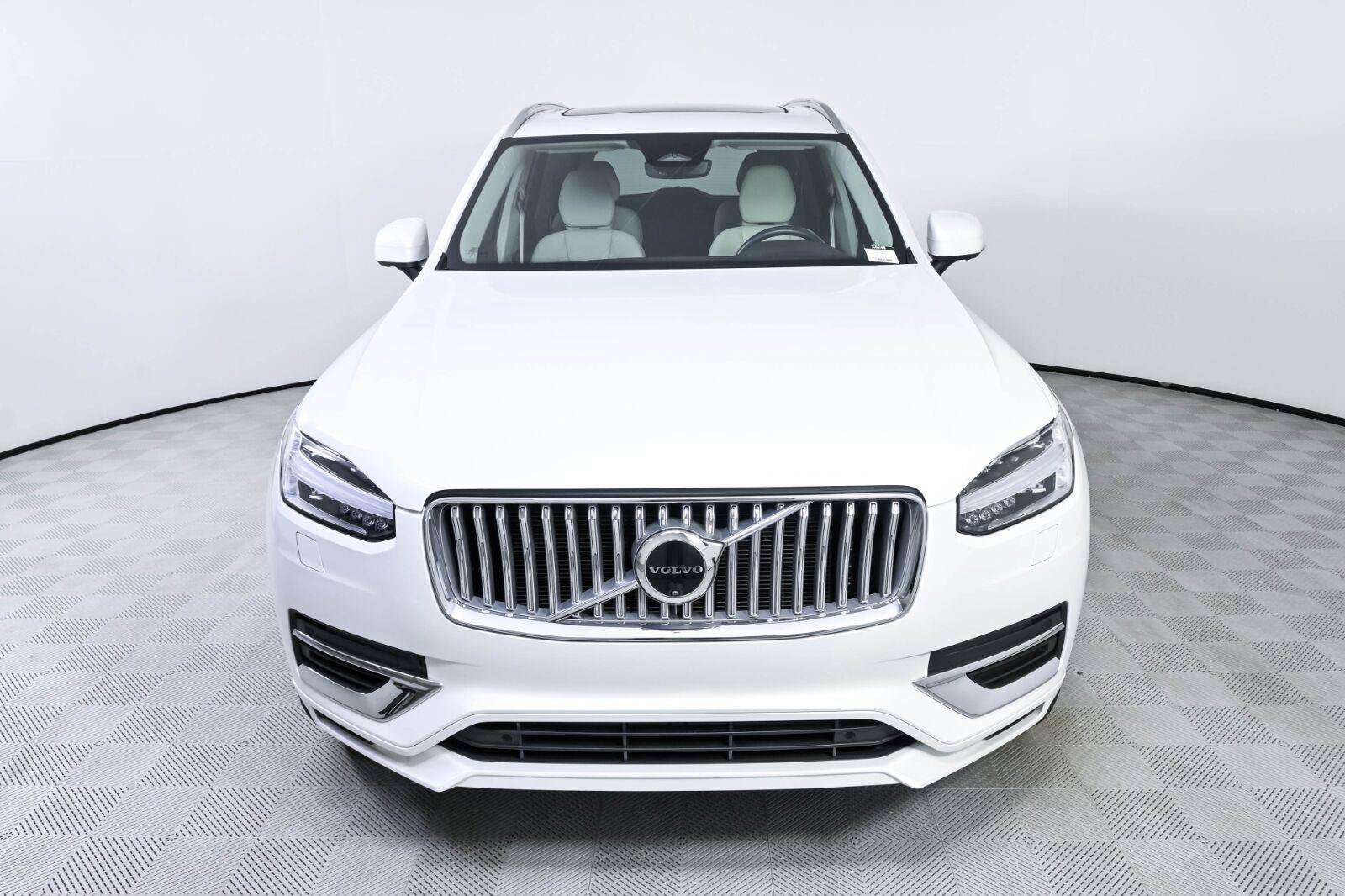 Used 2024 Volvo XC90 T8 Plus w/ Protection Package Premier AWD/4WD image 34