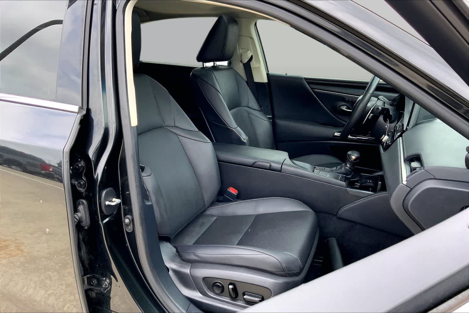 Used 2022 Lexus ES 350 w/ Premium Package FWD image 9
